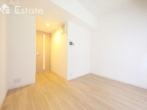 パルティール新栄の居間