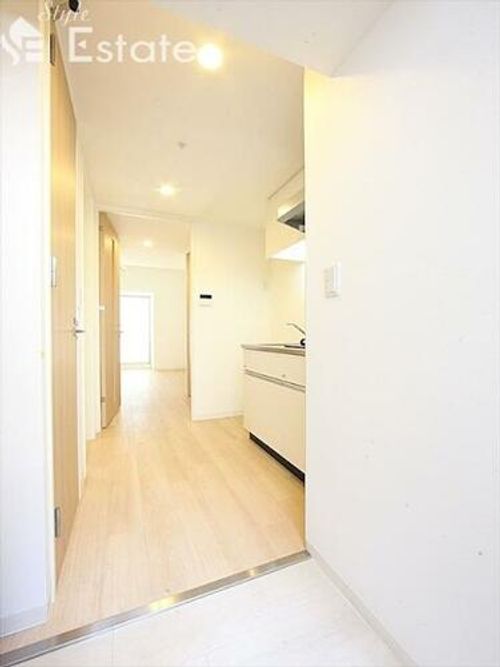 パルティール新栄の玄関