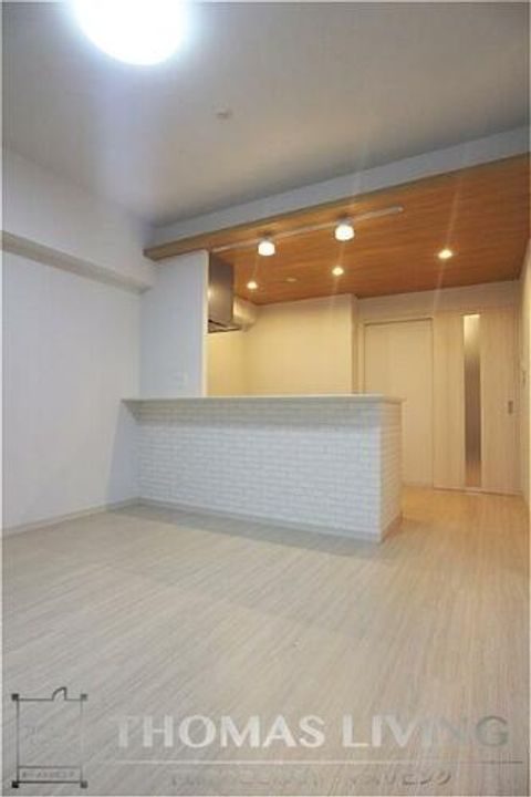 ウィングス西本町の居間