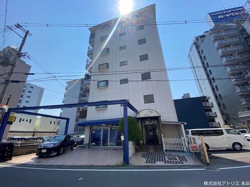 栗山マンションの外観