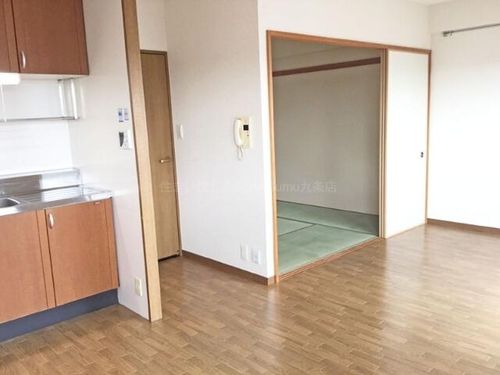コーシャハイツ高殿の居間