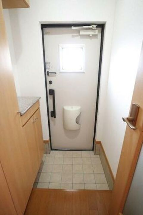 ラッフィナート・カーサ弐番館の玄関