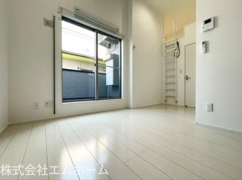 アロウ中小田井(アロウナカオタイ)の居間