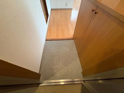 サンエービル301の玄関