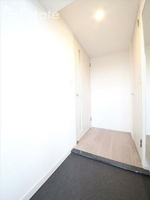 プレサンス新栄アーバンフローの玄関