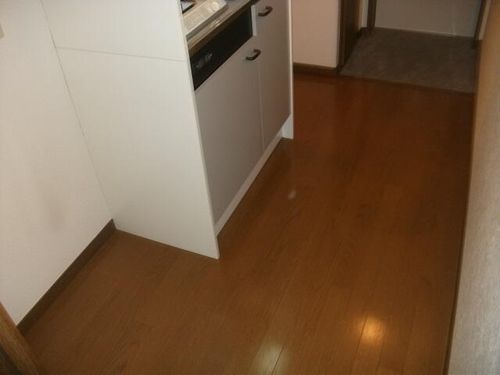 フロランス東助松108の居間