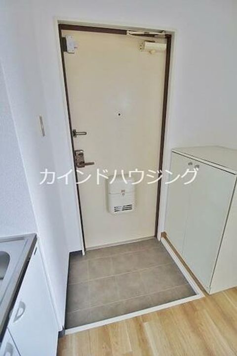 フレンドハイツの玄関