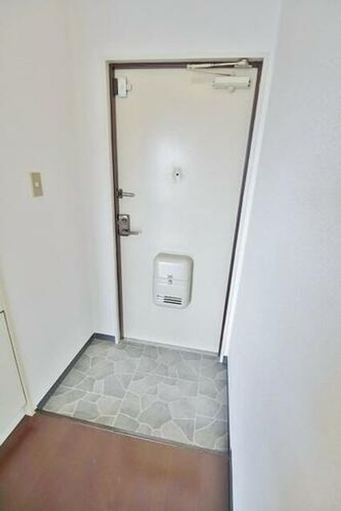 フレンドハイツの玄関