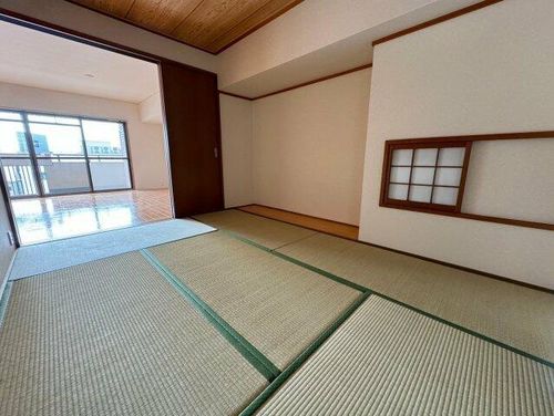 清川六番館の内装