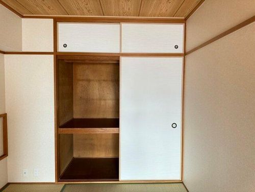 清川六番館の内装