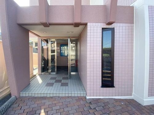 ブライト45108の玄関