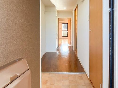 ブライト45108の玄関