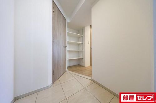 ブランシエスタ金山北の玄関