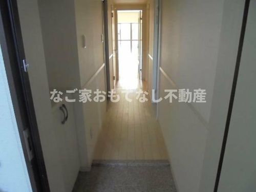 アージュドールの玄関
