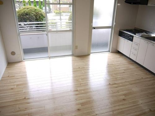 寿ハイツ106の居間