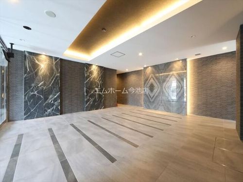 エスリード大曽根プレシャスの玄関