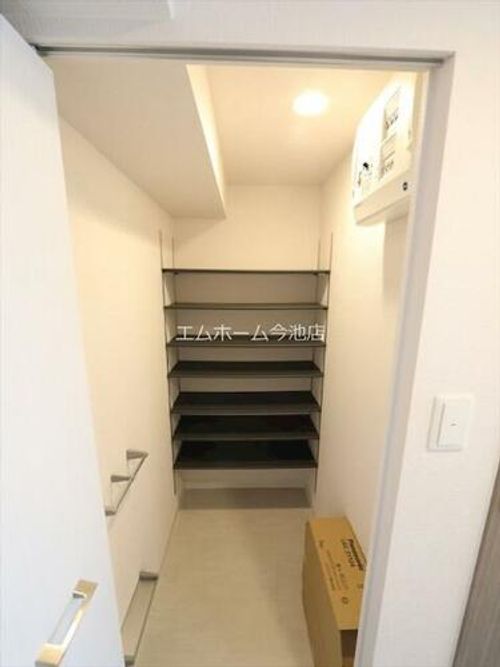 エスリード大曽根プレシャスの玄関