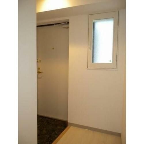 ノヴァ大通IIの玄関