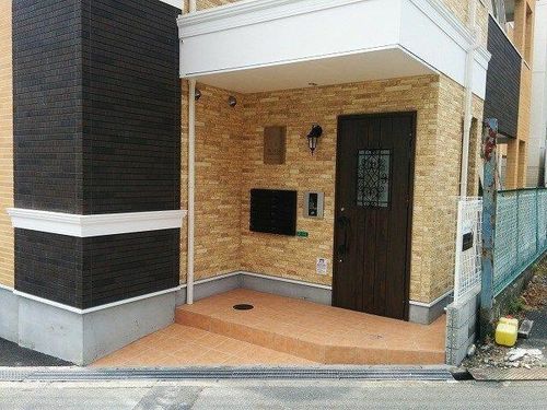 ブリリオ大阪BAY205の玄関