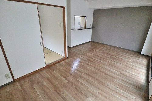 エクシング青山の居間