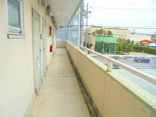 オスカー柳町の玄関