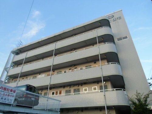 オスカー柳町の外観