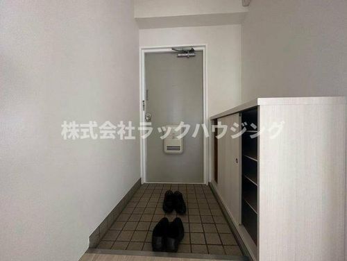 ハイメゾン岩田の玄関