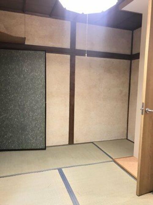 足立文化の内装
