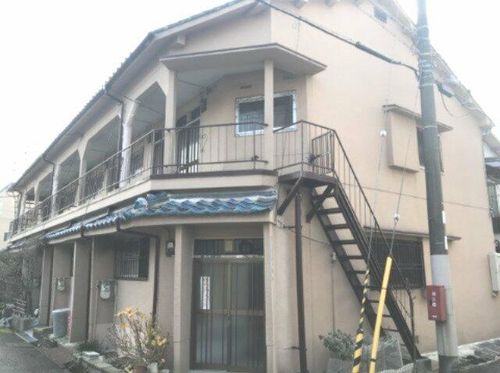 足立文化の外観