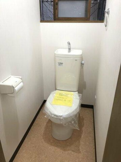 足立文化の内装