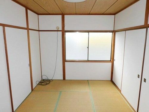 イニシア赤穂塩屋2の居間