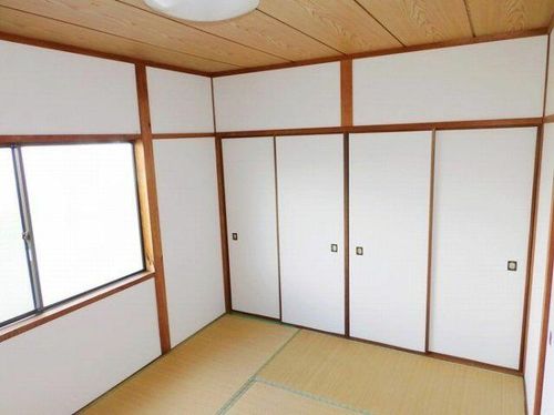 イニシア赤穂塩屋2の居間