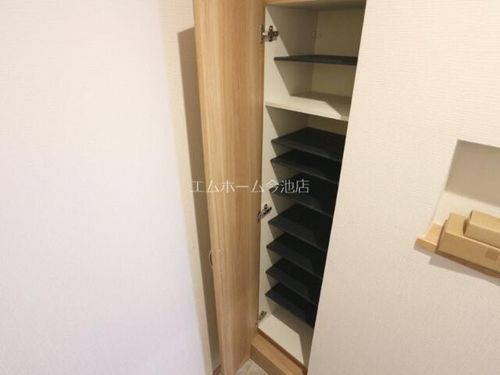 GRANDTIC東枇杷島駅前の玄関