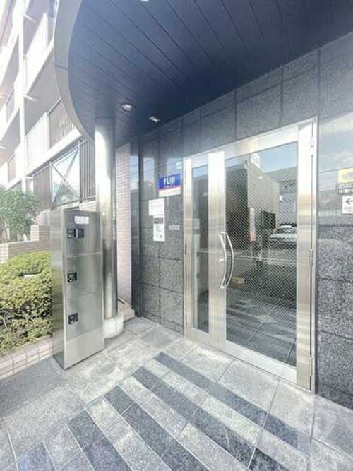 ベルデ堺東の玄関