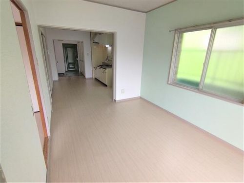 ハイツ山田の居間