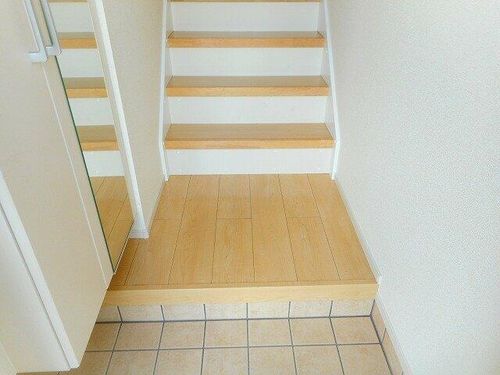 シェモア角割の玄関