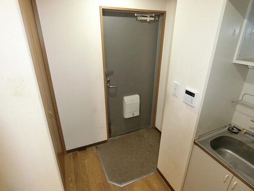 ルーエハイム千里丘の玄関