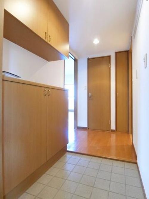 大阪府茨木市橋の内3丁目(マンション)の賃貸物件の玄関