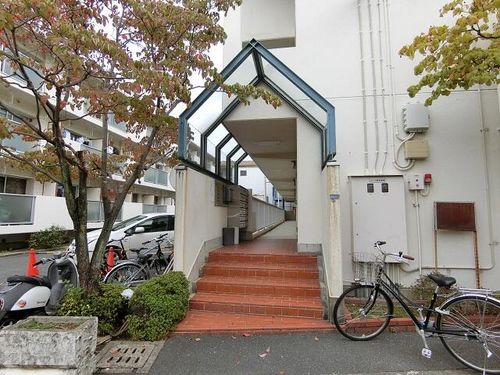 ゼンコウコーポラス2311の玄関