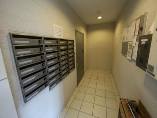 リエス鶴舞EAST TOWERの玄関