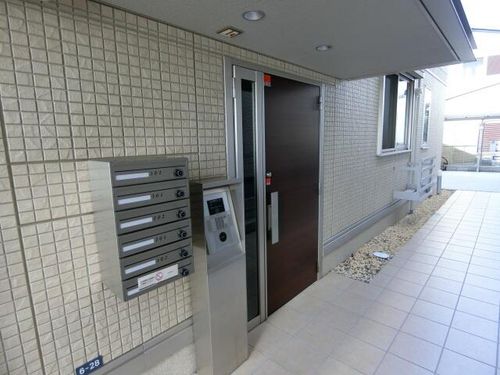 オーク太田3の玄関
