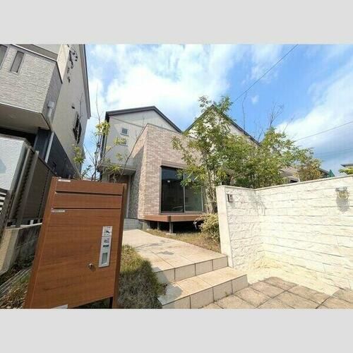 愛知県豊田市美里2丁目(一戸建)の賃貸物件の玄関