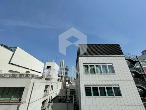 プレサンス堺筋本町駅前の外観