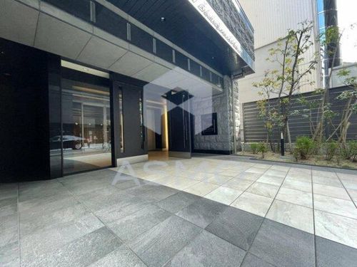 プレサンス堺筋本町駅前の玄関