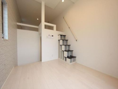 ユグドラシル高畑の居間