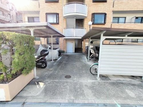 リベルテ美奈原の玄関