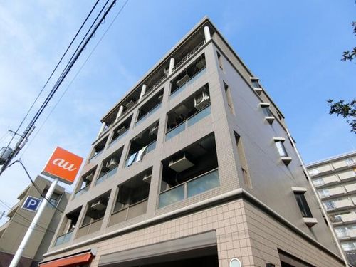 ラ・フィーネ西駅前の外観