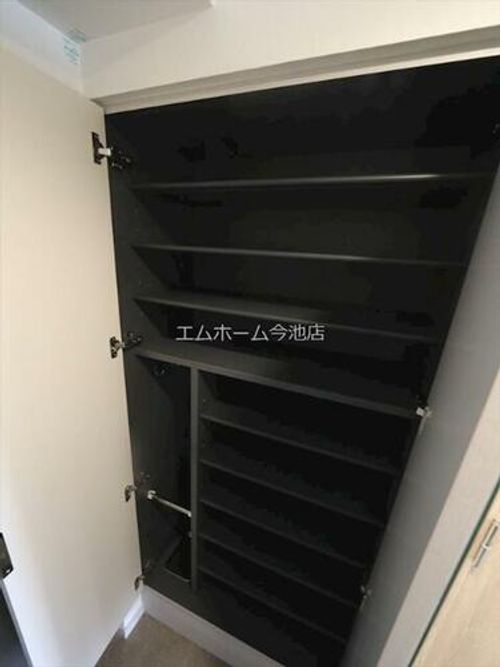 プレサンス桜山駅前アフォードの玄関