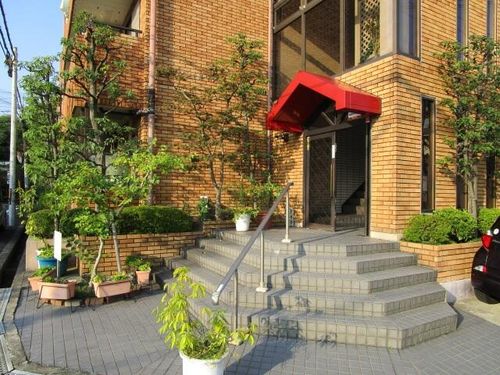 メゾンシャルマンの玄関