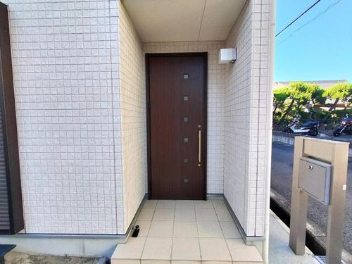 大阪府茨木市太田1丁目(一戸建)の賃貸物件の玄関